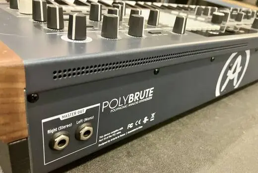 Arturia POLYBRUTE 6 voice poly synth 2