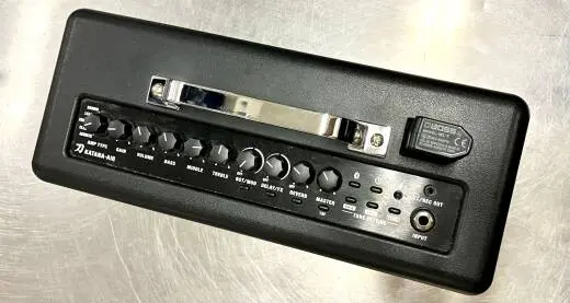 BOSS  Katana Air wireless battery powered stereo guitar amp 2