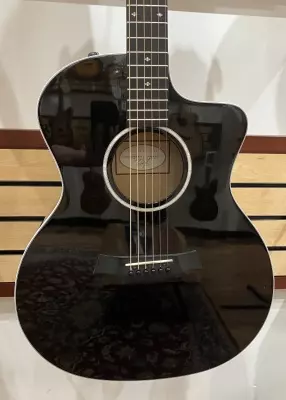 Taylor 214CE Grand Auditorium in Black Gloss