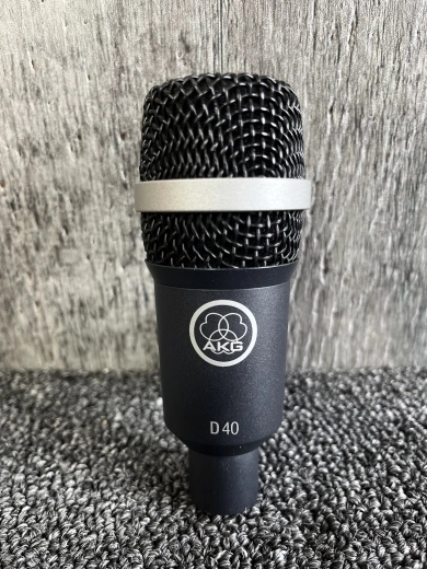 AKG - D40 AKG