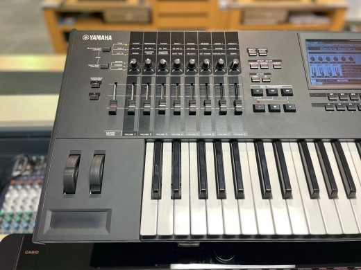 Yamaha - MOTIF XF6 2