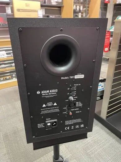 ADAM Audio - AD-T8V 2