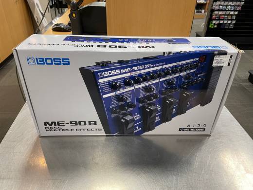 BOSS ME-90B Bass Multi-Effects Processor | Long & McQuade
