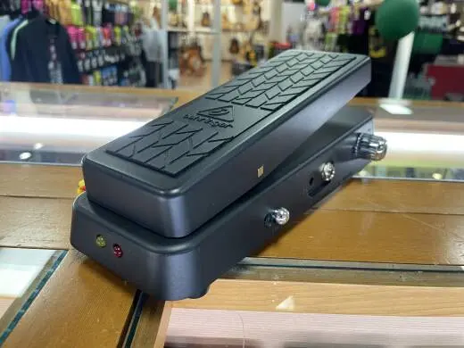 Behringer - HB01 2