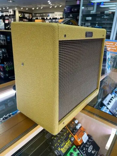 Fender - 021-3205-700 2