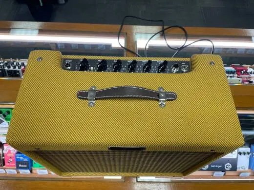 Fender - 021-3205-700 2