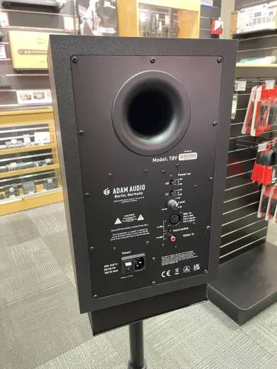 ADAM Audio - AD-T8V 2