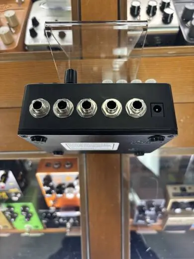 Electro-Harmonix - OCEANS 12 2