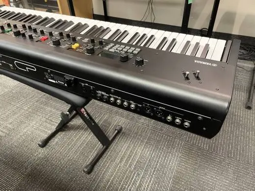 Yamaha - CP73 2