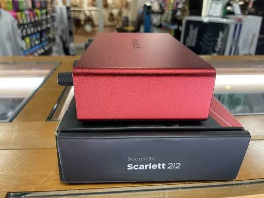 Focusrite - SCARLETT2I2MK4 2