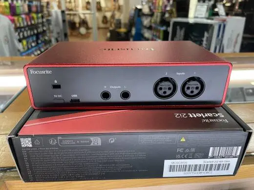 Focusrite - SCARLETT2I2MK4 2