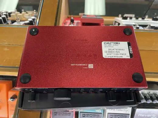 Focusrite - SCARLETT2I2MK4 2