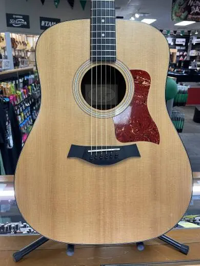 Taylor Guitars - 110T