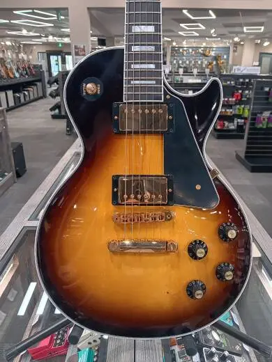 Gibson - Les Paul Custom 70s Electric Guitar with Hardshell Case - Tobacco Burst 2