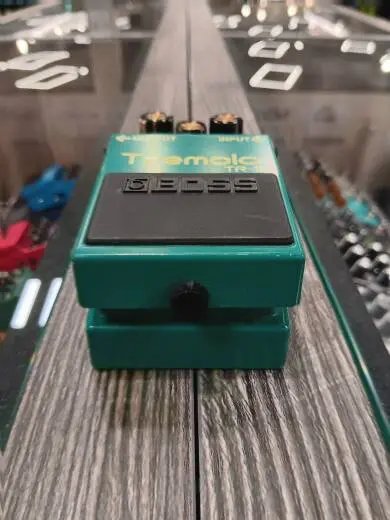 BOSS - TR-2 Tremolo 2