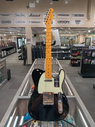 Fender - American Professional II Telecaster, Maple Fingerboard - Black