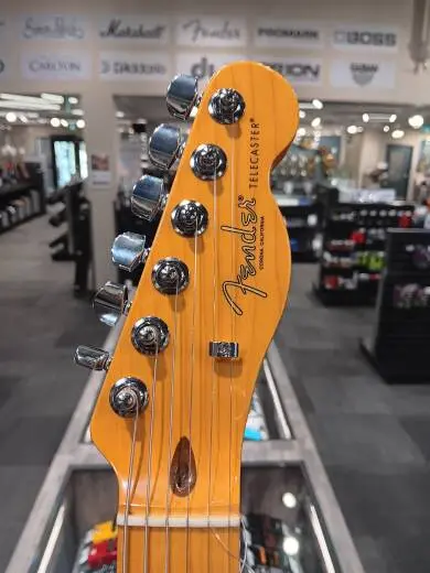 Fender - American Professional II Telecaster, Maple Fingerboard - Black 2