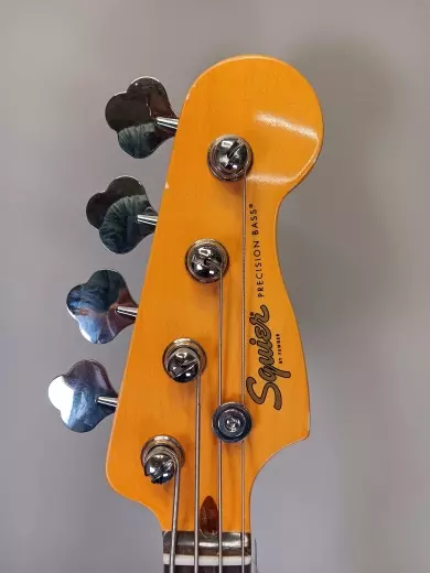 Squier - Classic Vibe '60s Precision Bass - Olympic White 2