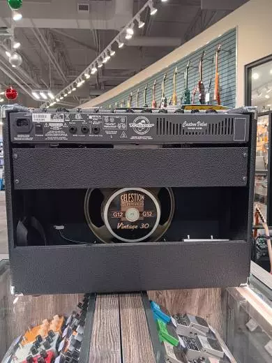 Traynor - YCV50B - Combo Amp 2