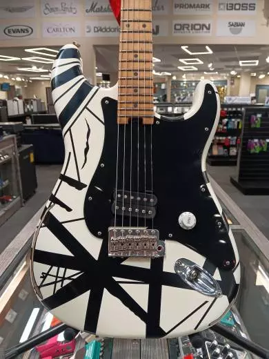EVH - Striped Series '78 Eruption, Maple Fingerboard - White with Black Stripes Relic 2