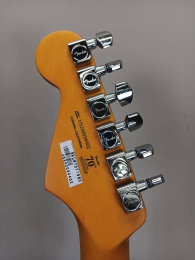 Fender - American Professional II Stratocaster, Rosewood Fingerboard - Olympic White 2