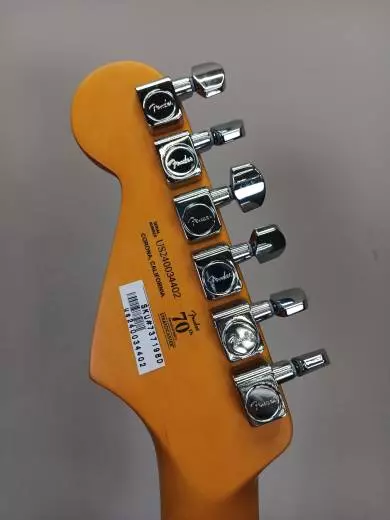 Fender - American Professional II Stratocaster, Rosewood Fingerboard - Olympic White 2