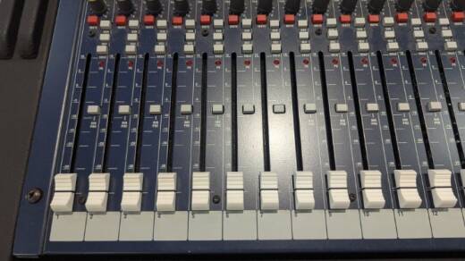Soundcraft - FX16II 2