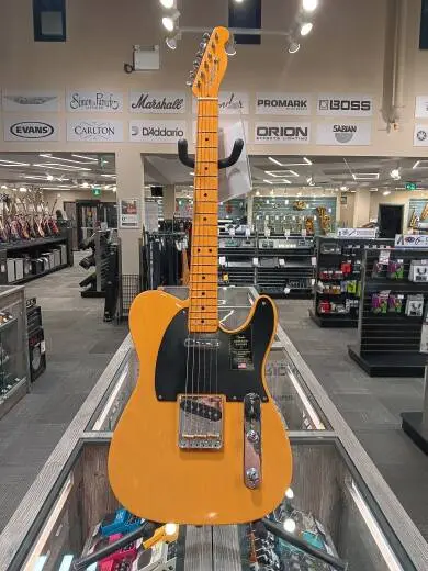 Fender - American Vintage II 1951 Telecaster, Maple Fingerboard - Butterscotch Blonde