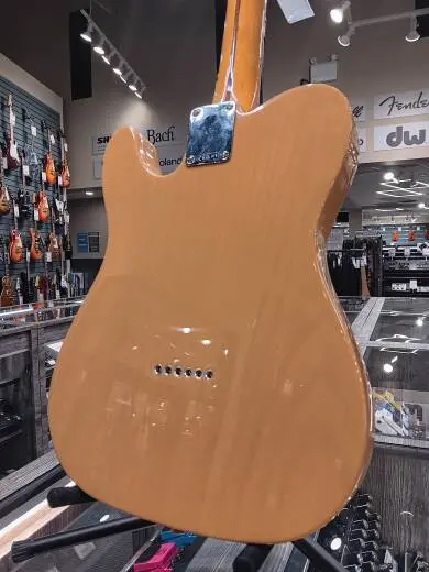 Fender - American Vintage II 1951 Telecaster, Maple Fingerboard - Butterscotch Blonde 2