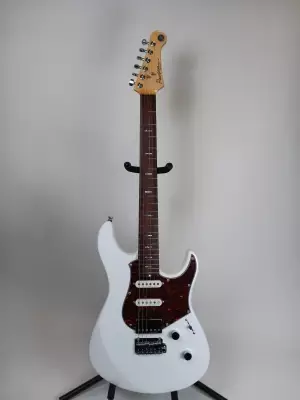 Store Special Product - Yamaha - Pacifica Professional with Rosewood Fretboard Electric Guitar - Shell White