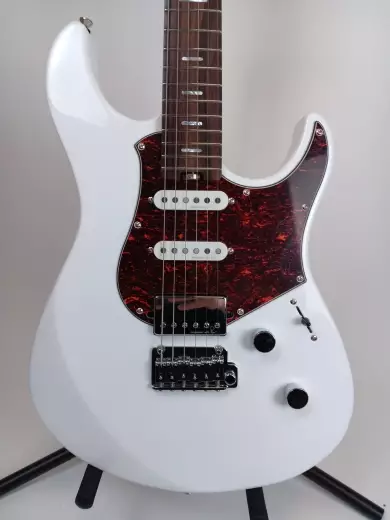 Store Special Product - Yamaha - Pacifica Professional with Rosewood Fretboard Electric Guitar - Shell White