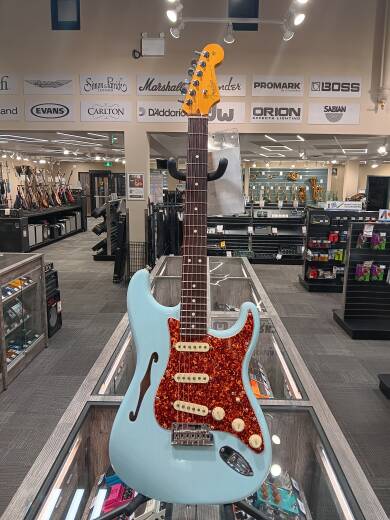 Store Special Product - Fender - American Professional II Stratocaster Thinline, Rosewood Fingerboard with Case - Transparent Daphne Blue