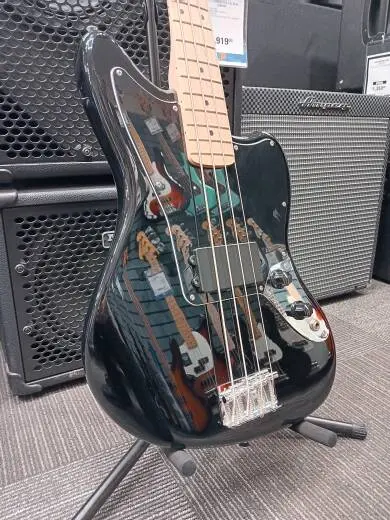 Squier - Affinity Series Jaguar Bass H, Maple Fingerboard - Black 2
