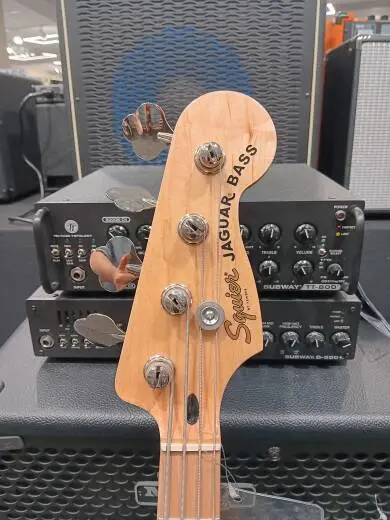 Squier - Affinity Series Jaguar Bass H, Maple Fingerboard - Black 2