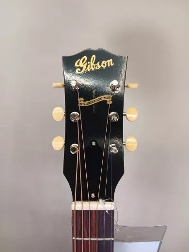 Gibson - 1942 Banner J-45 - Vintage Sunburst 2