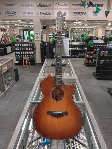 Store Special Product - Taylor Guitars - Builder\