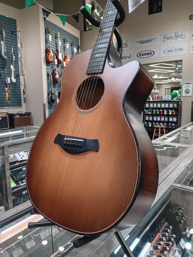 Store Special Product - Taylor Guitars - Builder\