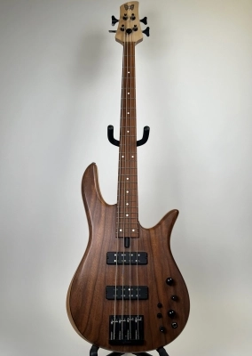 FODERA MONARCH 4 STANDARD FIGURED WALNUT