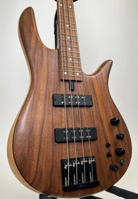 FODERA MONARCH 4 STANDARD FIGURED WALNUT 3