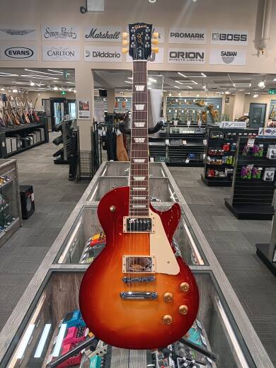 Store Special Product - Gibson - Les Paul Studio Electric Guitar with Softshell Case - Heritage Cherry Sunburs