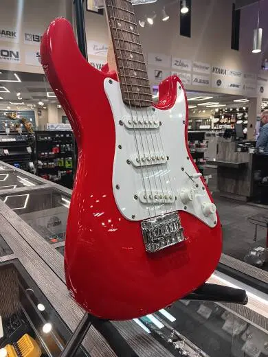 Squier - Mini Strat Electric Guitar w/Laurel Fingerboard - Dakota Red 2