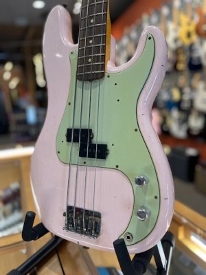 Fender Custom Shop 1959 P-Bass - Journeyman Relic Faded Shell Pink 3