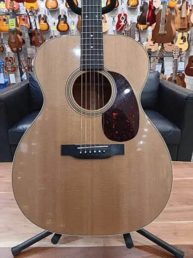 Martin Guitars - 000-16GT 2