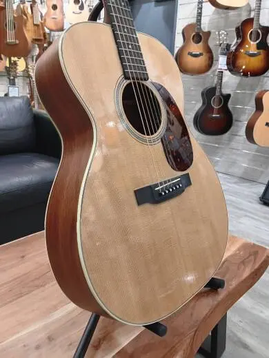 Martin Guitars - 000-16GT 2