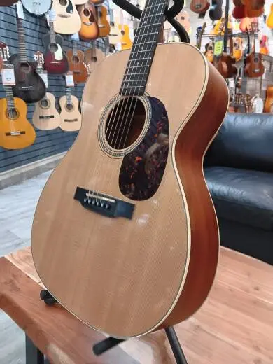 Martin Guitars - 000-16GT 2