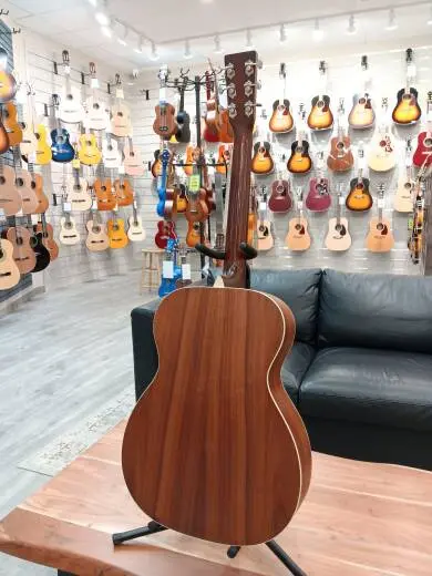 Martin Guitars - 000-16GT 2