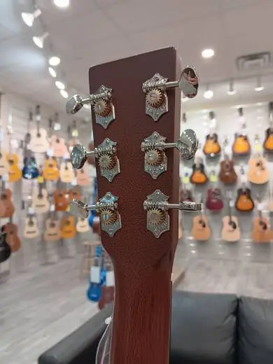 Martin Guitars - 000-16GT 2