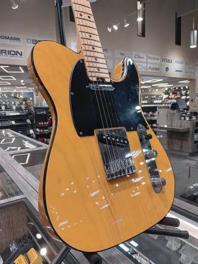 Fender - American Elite Telecaster, Maple Fingerboard, Butterscotch Blonde 2