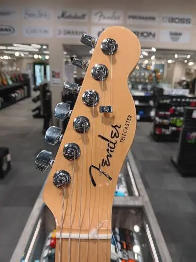 Fender - American Elite Telecaster, Maple Fingerboard, Butterscotch Blonde 2
