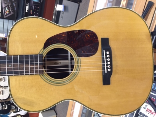 Martin Guitars - 00-28 V18 2